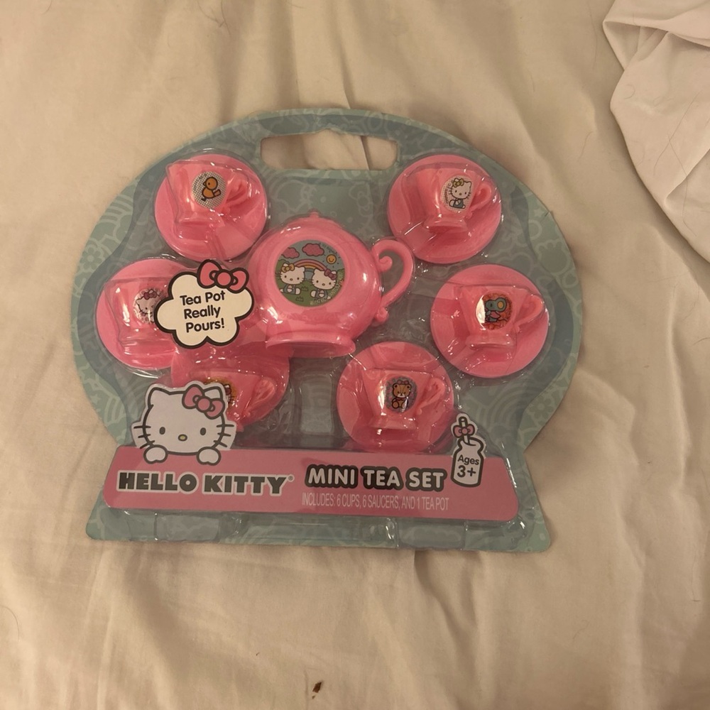 Hello Kitty Pink Mini Tea Set